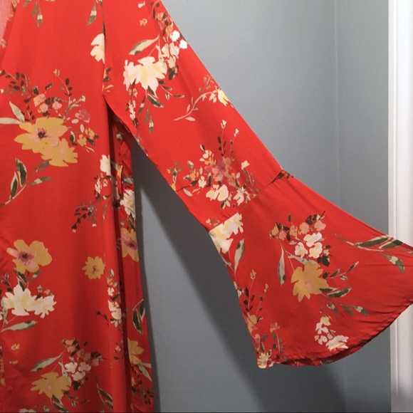 Bell Sleeve Red Floral Maxi Kimono Robe NWT - Picture 3 of 8
